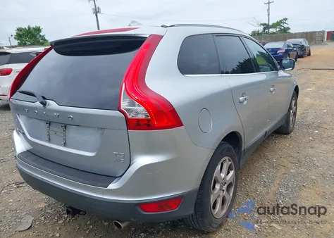 2012 Volvo Xc60 T6/T6 Platinum/T6 Premier Plus/T6 R-Design/T6 R-Design Platinum/T6 R-Design Premier Plus z USA, uszkodzony, nr VIN YV4902DZ2C2292882